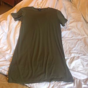 t-shirt olive dress